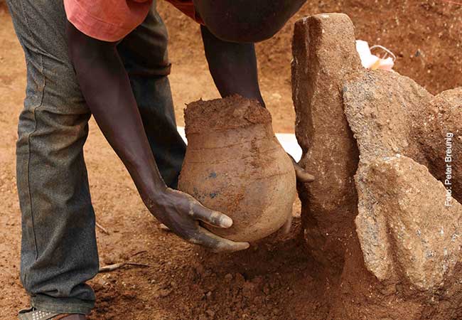 What's In Your Pot? African Cuisine Included Leafy Greens And Yams Over 3,500 Years Ago bit.ly/3HBPKHX