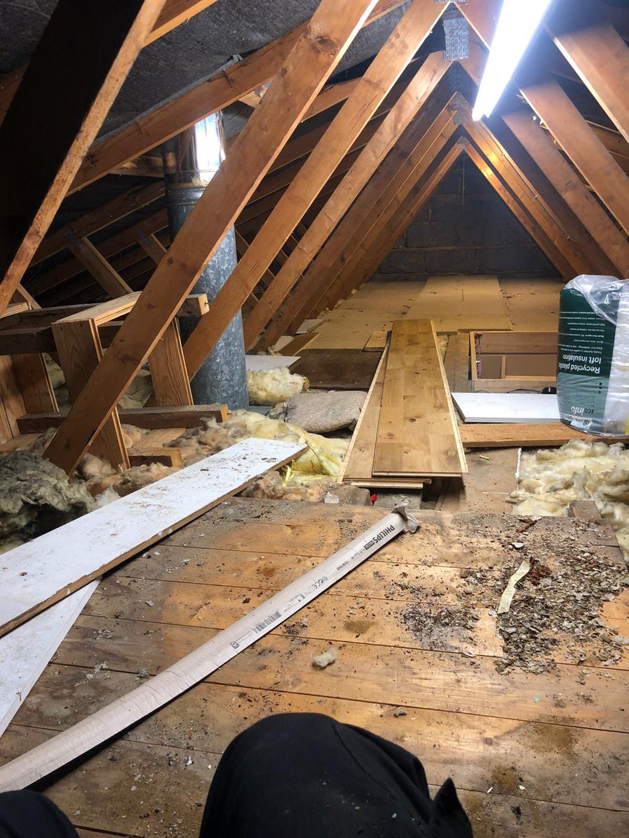 loftladderpros's tweet image. What a difference a day makes...
Well done to our Andy &amp;amp; Max for transforming Mr Hallam's loft space,😀 c.250 sqft raised boarding with c.380sqft insulation.
#loftspace #loftflooring #raisedboarding #loftinsulation #storagespace #loftboarding #storagespace
