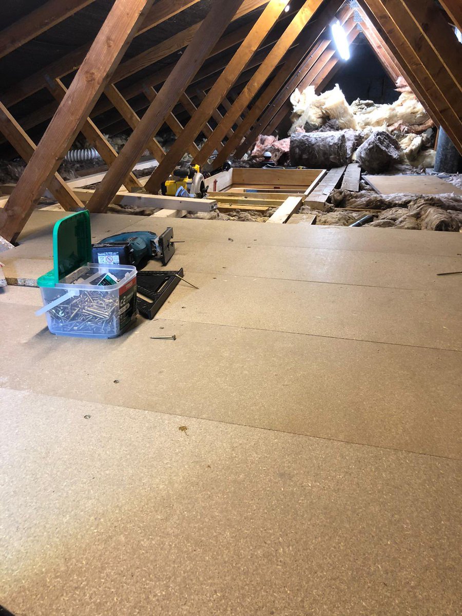 loftladderpros's tweet image. What a difference a day makes...
Well done to our Andy &amp;amp; Max for transforming Mr Hallam's loft space,😀 c.250 sqft raised boarding with c.380sqft insulation.
#loftspace #loftflooring #raisedboarding #loftinsulation #storagespace #loftboarding #storagespace