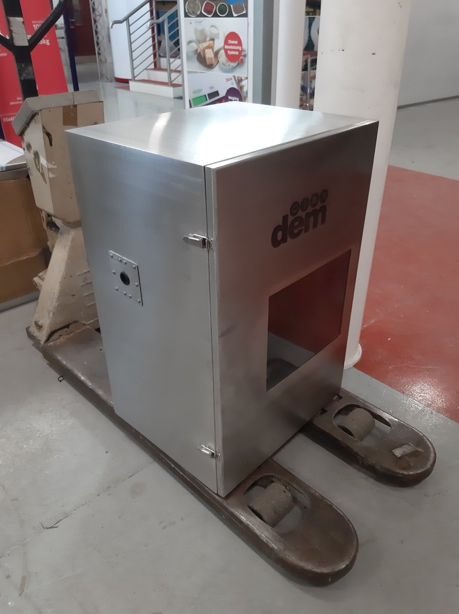 DEM_Machines tweet picture