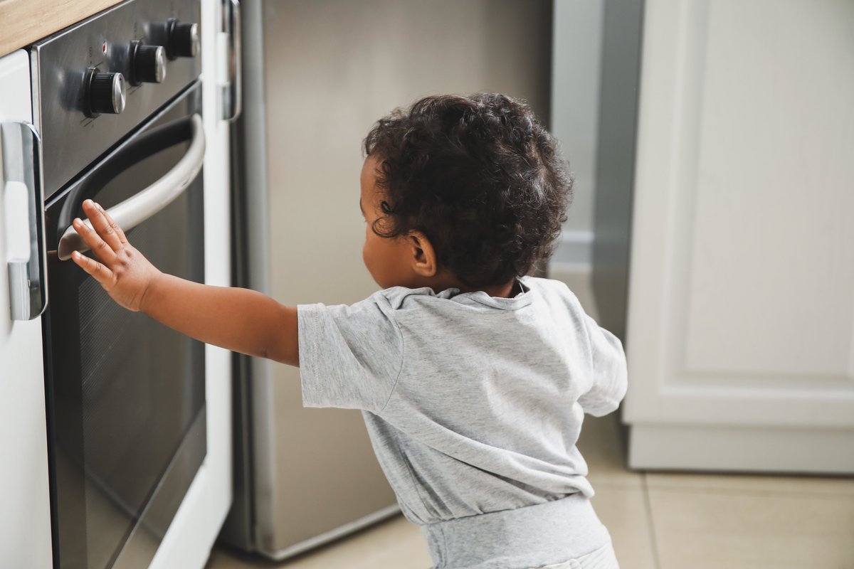 Burn Awareness Week is a great time to review the ABC’s of pediatric burn care. Philip Chang, M.D., shares  advice for treating burns at home and helpful prevention tips: radiomd.com/audio-player/w…
#burnawareness  #NBAW