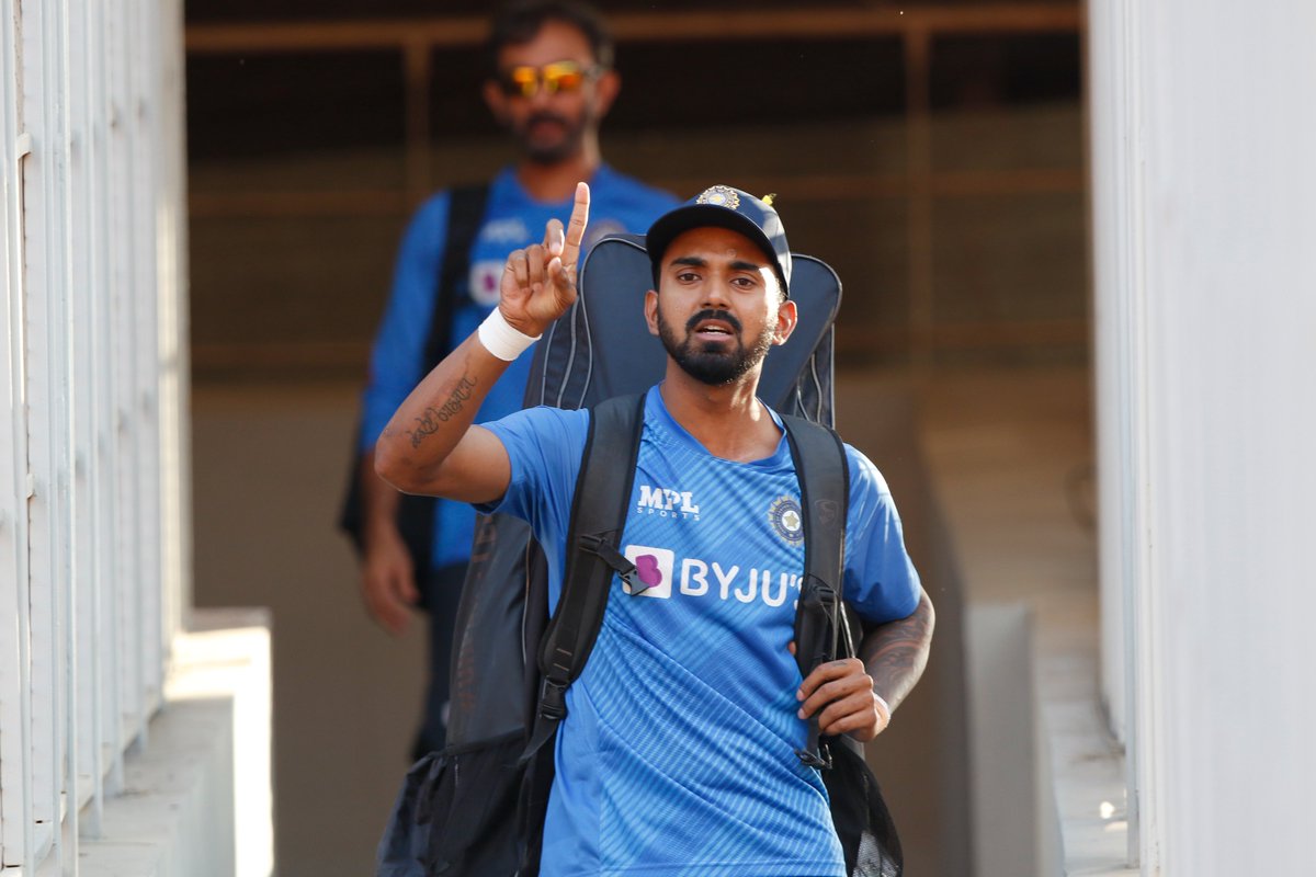 BCCI's tweet photo. 𝙄𝙣 𝙩𝙝𝙚 𝙕𝙊𝙉𝙀 &amp; 𝙍𝙖𝙧𝙞𝙣𝙜 𝙩𝙤 𝙂𝙊!👌 ⚡️

#TeamIndia gear up for the 2⃣nd ODI against West Indies. 👍 👍

#INDvWI | @Paytm https://t.co/52D3kv1XJp
