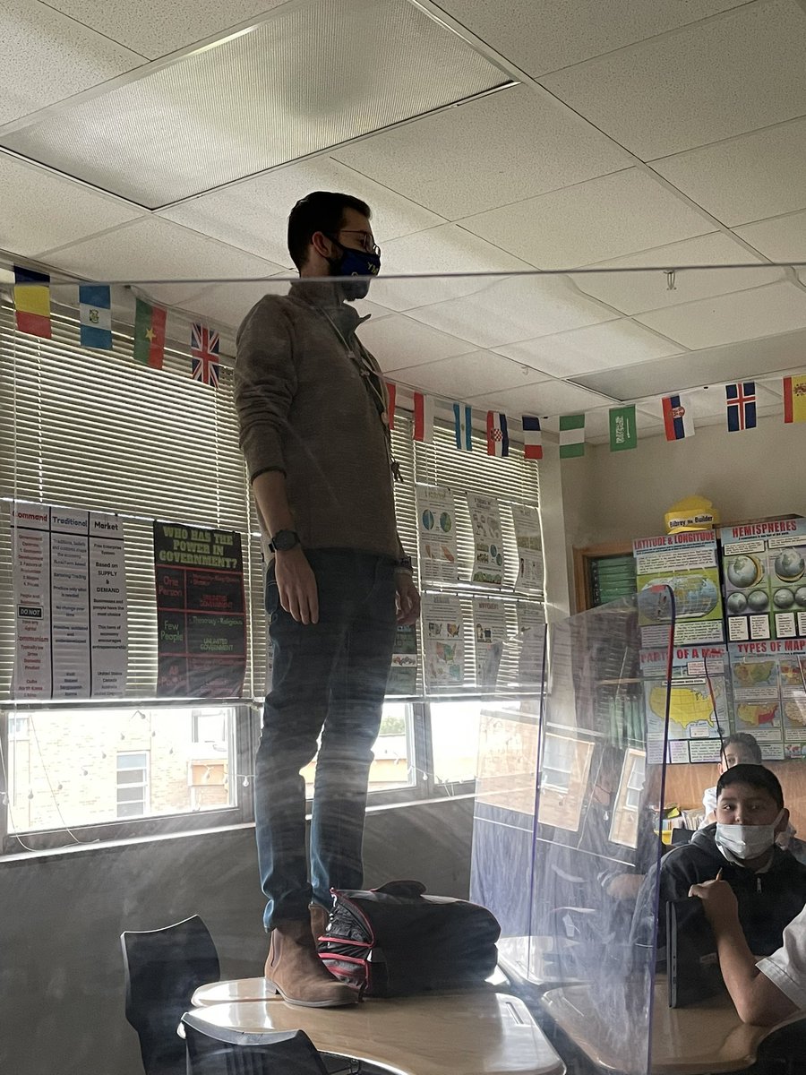 BilbreyAndrew's tweet image. Thank you Mr. Posner for coming to class and sharing about your trip to Israel as we wrap up our unit on Southwest Asia! #semivirtualfieldtrip @YMLA_Florence #signingautographs