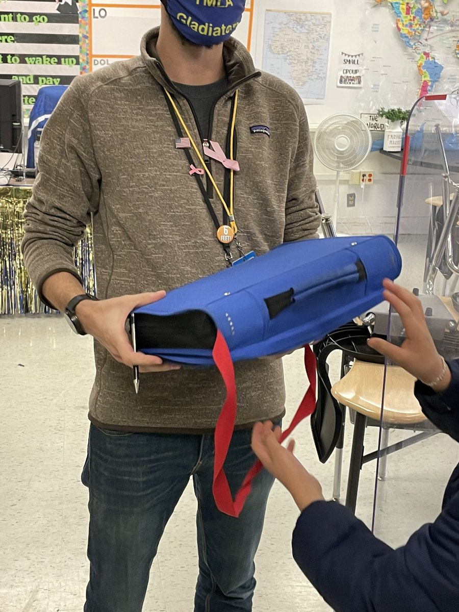 BilbreyAndrew's tweet image. Thank you Mr. Posner for coming to class and sharing about your trip to Israel as we wrap up our unit on Southwest Asia! #semivirtualfieldtrip @YMLA_Florence #signingautographs