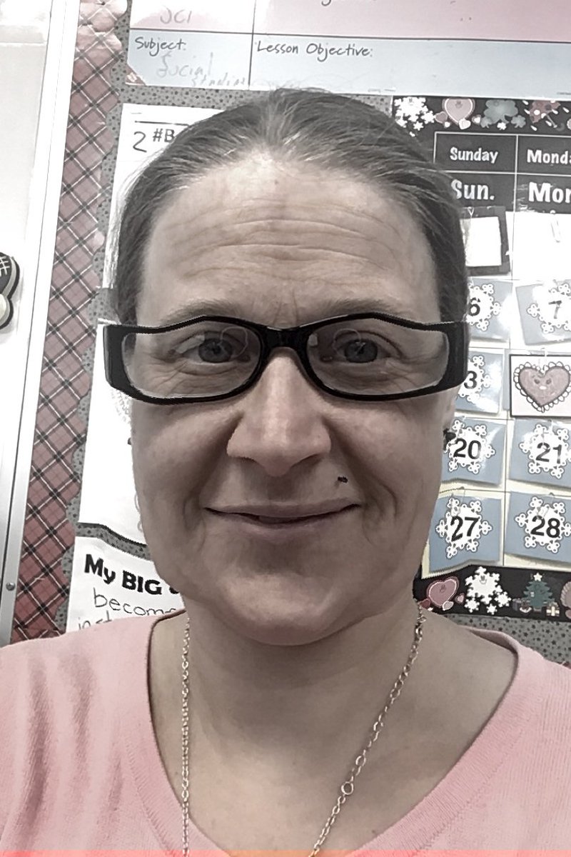 NHighby's tweet photo. Happy #100daysofschool #100dayssmarter cranky old Mrs. Highby needs to #retire ! #teacherlife #beyoubepettigrew #makelearningfun https://t.co/LSPLlkGwgm