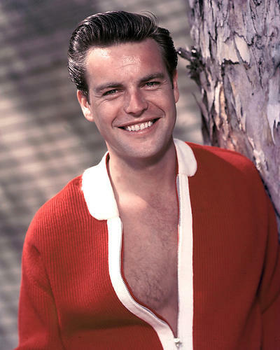 A #HappyBirthday to film/stage/television actor and book author Robert Wagner (92).  #AKissBeforeDying #AlltheFineYoungCannibals #TheWarLover #ThePinkPanther #ItTakesaThief #TheToweringInferno #Switch #LimeStreet #HarttoHart #AustinPowers #HopeandFaith #TwoandaHalfMen #NCIS