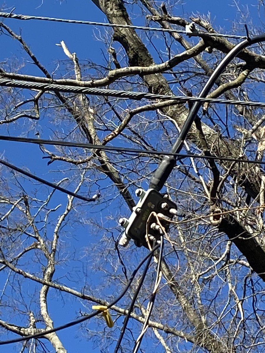 chonk's tweet photo. Hey @comcast here is part of my problem I’m sure. Do I just plug it back in. Do you compensate for electrocution? @comcastouttage @memphis https://t.co/vZDlgBD6Ol