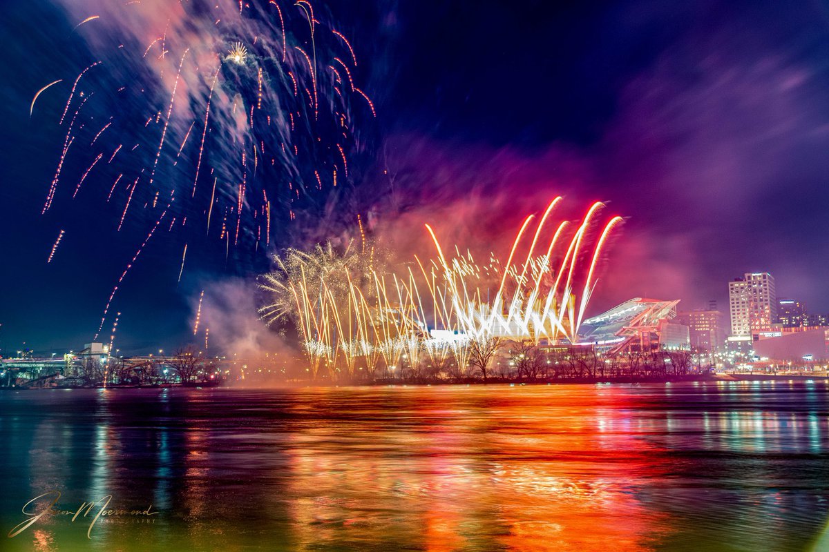 ChrisHelmers_00's tweet photo. OUR CITY🧡❤️ 💥CINCINNATI💥  
           @CincyProblems https://t.co/fleZDwF6Sw