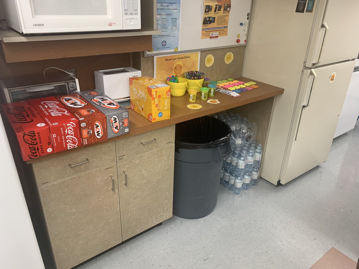 GRoadSchool's tweet image. Grateful for our amazing Grant Road SCC! They’ve spoiled the staff with an amazing sunshine station! Our staff are so appreciative. Thank you!