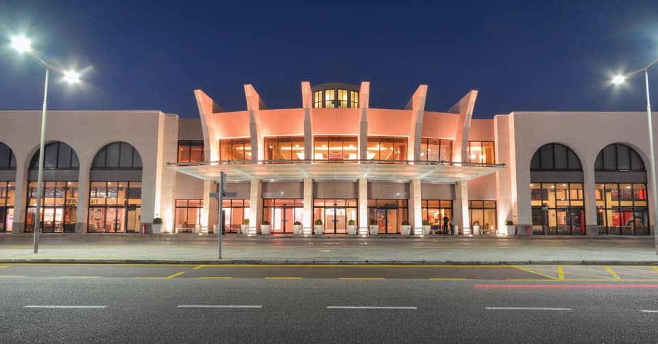 Spot the difference? Over the last 30 eventful years, our terminal has seen over 75 million passengers pass through its doors ✈️ 

Thank you to all our passengers and team members who have joined us on this journey.

#MIAturns30