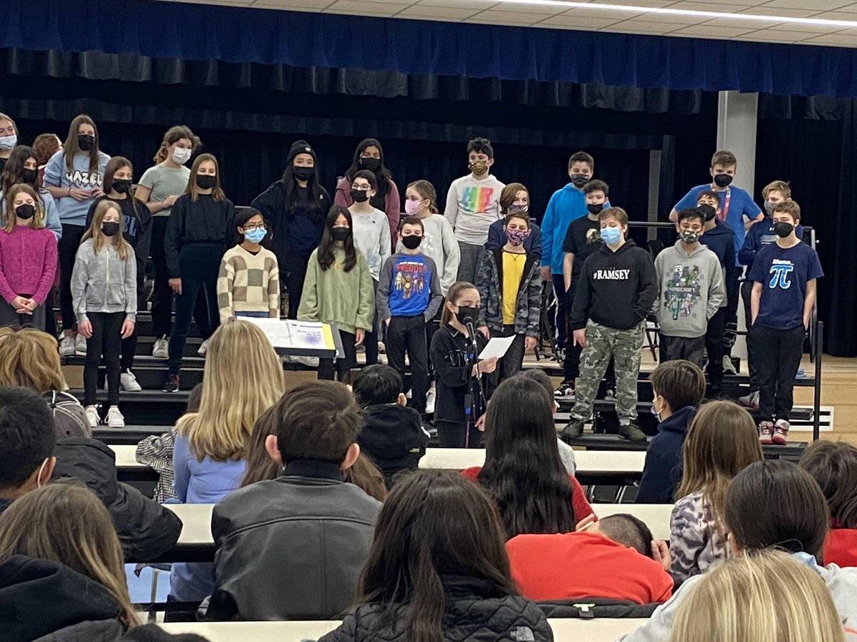 In the hopes of encouraging the next generation of Smith musicians, 5th grade students of Dater &amp; Wandell are treated to performances by our 6th grade Band &amp; Chorus! Incoming students got to hear from teachers &amp; students all of the benefits to our stellar music program @RSDNJArts