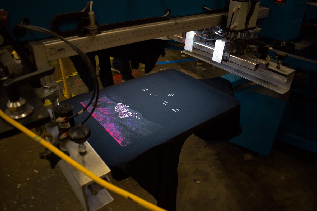 Newest prints for ghostcat
👻🐈‍⬛
#screenprint #shirtdesign