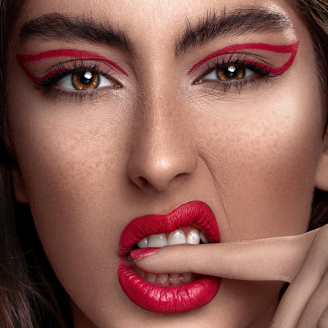 glorayuk's tweet photo. Valentines Day Is coming up and we have some goodies for you to look your best! Check out our Rouge Perfect Contour Lip Colour Pencil range for a gorgeous selection of matte, sheer &amp; gloss colours! ❤

Find the entire selection online now from just £9.90 each 💋💄 https://t.co/cC2WEyg74M