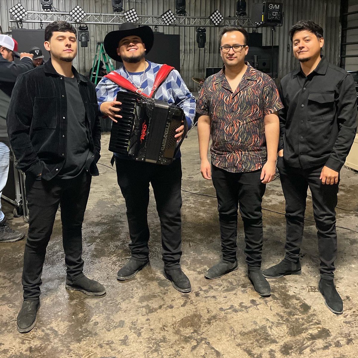 loskbrosoficial's tweet photo. New Music This Week Whos ready? #Loskbros https://t.co/pbxCNh2WUV