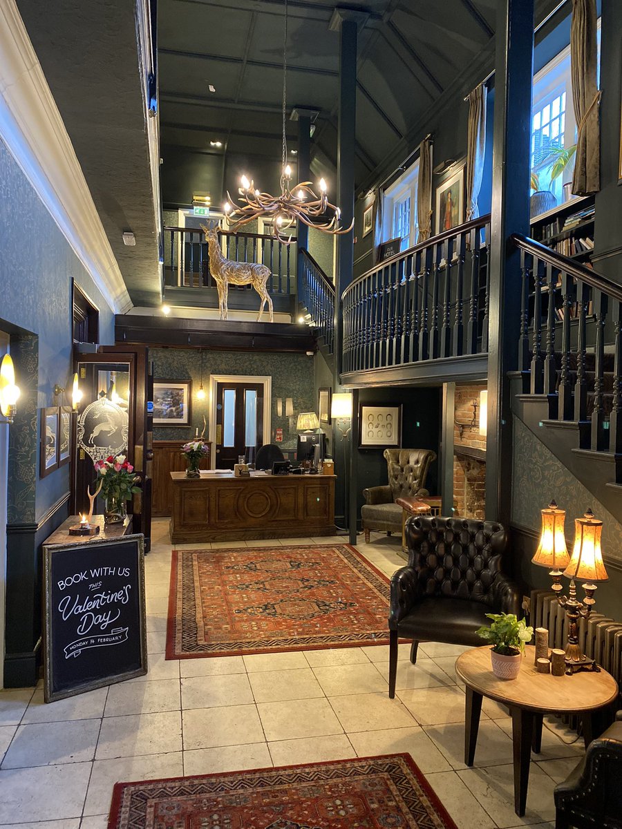 What an entrance! 🤩

Hands up who loves our main entrance into our hotel and Bar/Restaurant area?! 🙋‍♂️🙋‍♀️

<a href="/NewForestNPA/">New Forest NPA</a> <a href="/Fullers/">life</a> <a href="/VisitHampshire/">Visit Hampshire</a> #boutiquehotel #fullers #newforest #burley