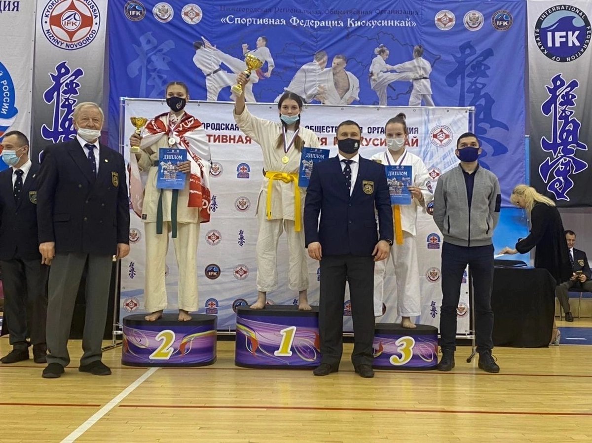 На Первенстве Приволжского федерального округа по карате Филатова Полина( 8а класс) заняла 3 место! Поздравляем!!!!
<a href="/depsamobr63/">Департамент образования Администрации г.о. Самара</a>