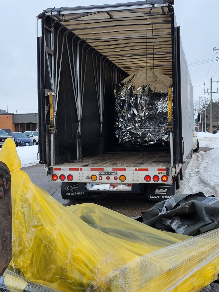 JEBearing's tweet photo. It's a big day at J/E Bearing!  The newest addition to our arsenal has arrived.  Can't wait to get it off the truck.  #jebearing #machining #cnc #cncmachining #machineshop #metalwork #makingchips #doosan #roboticcell #machiningcenter #5axis #5axismachining https://t.co/qXR37eqDrk