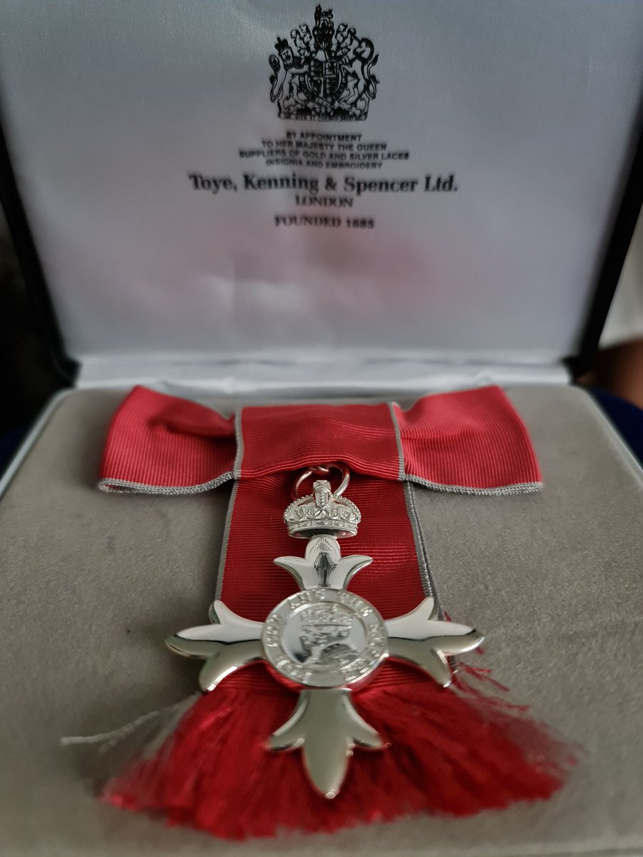 Is been a long time coming and today was the day. It was HRH Prince Charles that awarded me my MBE. Great day at Windsor Castle with my mum in tow 🤗 #MBE #Award #RoyalFamily #WindsorCastle