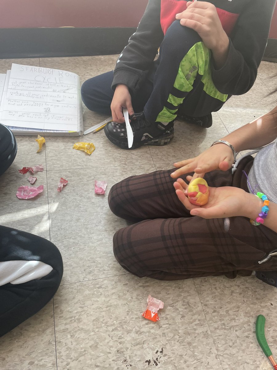 alexandrahasse4's tweet photo. We had so much fun demonstrating the rock cycle with starbursts yesterday!! @ULethbridgeEdu https://t.co/PB4CTOpQfG