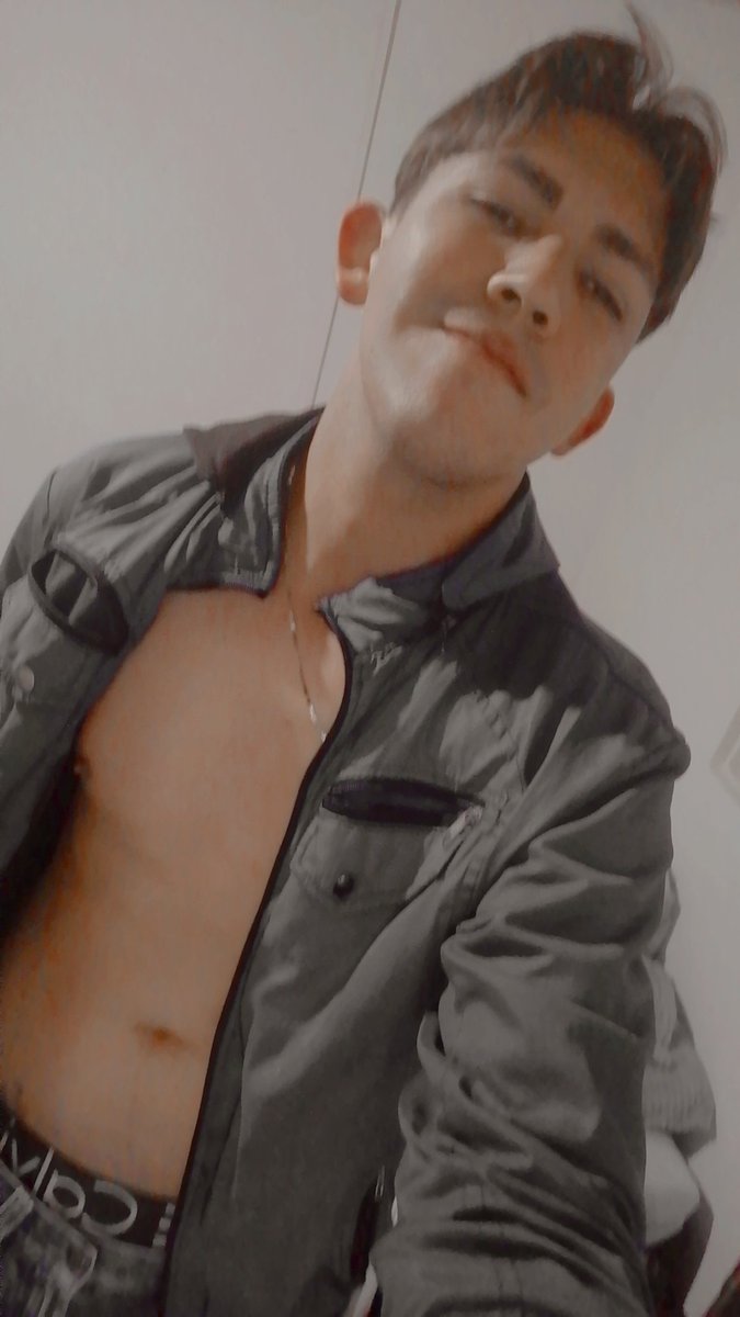 NateSweety's tweet photo. Esta lluvia y estás Ganas #bodynude #water #pics #dick #bogota @AngelsNParty quiero #hot #delicious #hardy #man 🥵🤤🥶😍 https://t.co/hwggwdnJcj