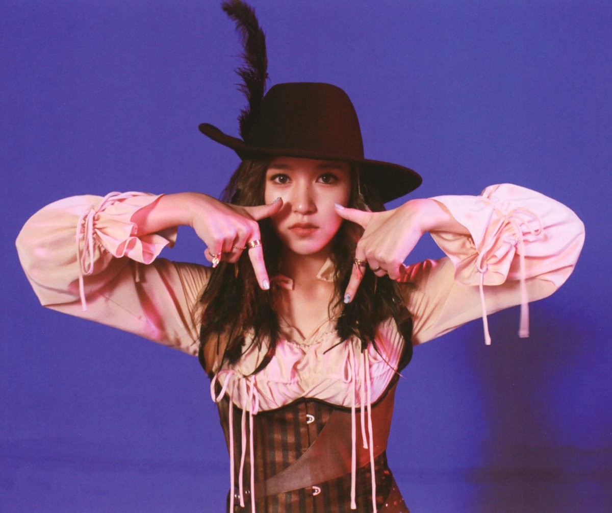 bomwice's tweet photo. have always lovedddddd the mina pirate outfit in the TT mv, it just looks so cute https://t.co/f4A1V5VL85