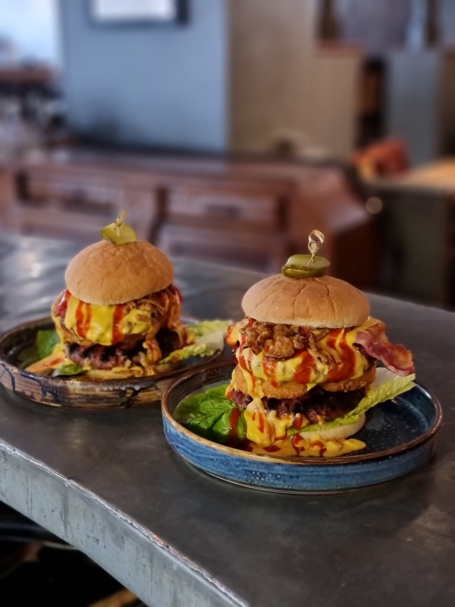 Psssst... Two for one burgers today 🤤🤤🤤
#camden #camdenpub #loveyourlocal #lytteltonarms #lytteltonarmscamden #pubgrub #londonburgers