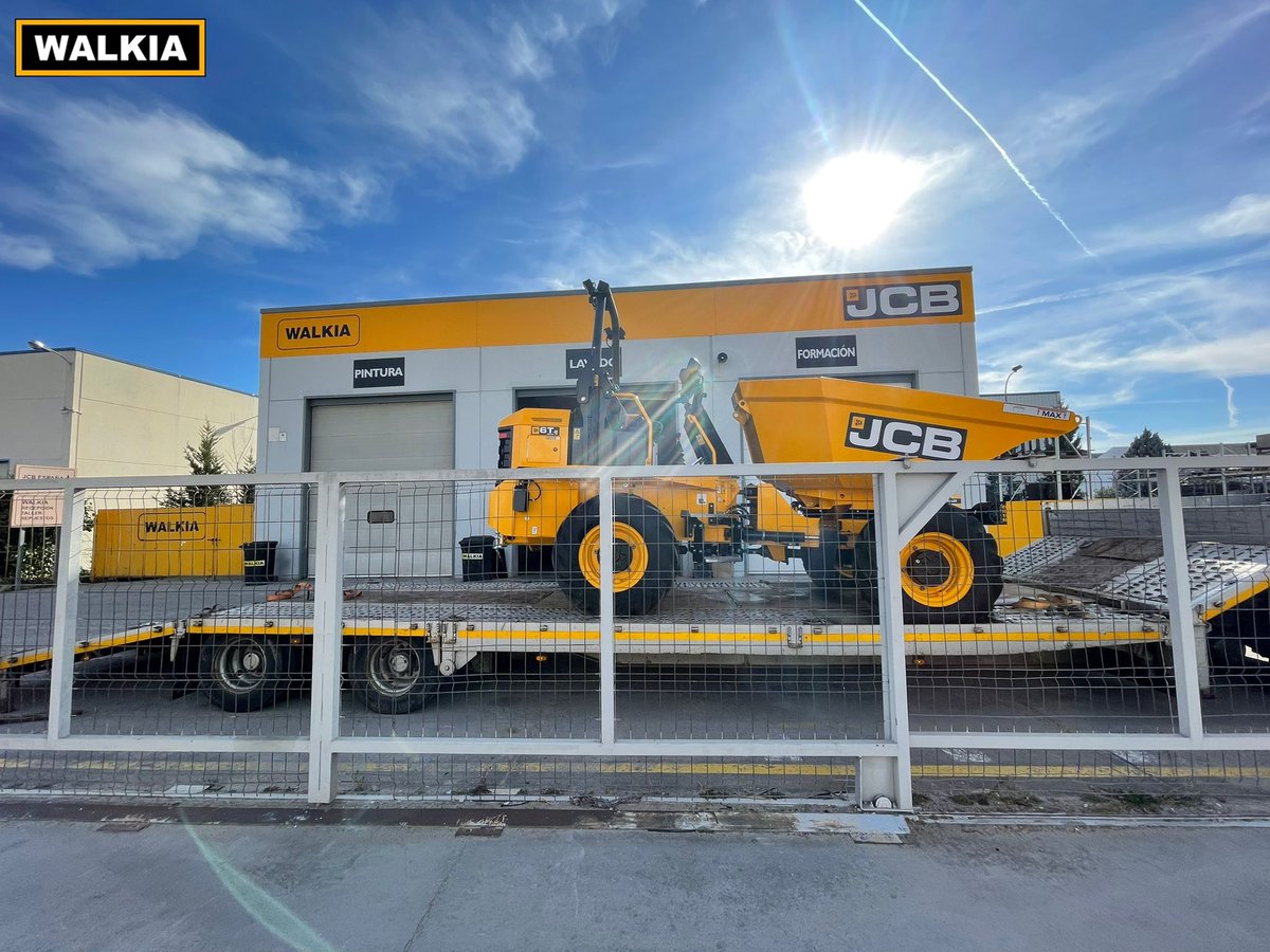 WALKIAJCB's tweet photo. Walkia entrega un nuevo Dumper JCB de 6 toneladas a un gran cliente de la zona de Ciudad Real. Muchas gracias a todos nuestros clientes por confiar en Walkia y en JCB.
#walkia #jcb #walkiajcb #entregaaclientes #dumperes #madrid #ciudadreal #jcbdumper #entregas #dumper6ton #obras https://t.co/1WO5bvbHvd
