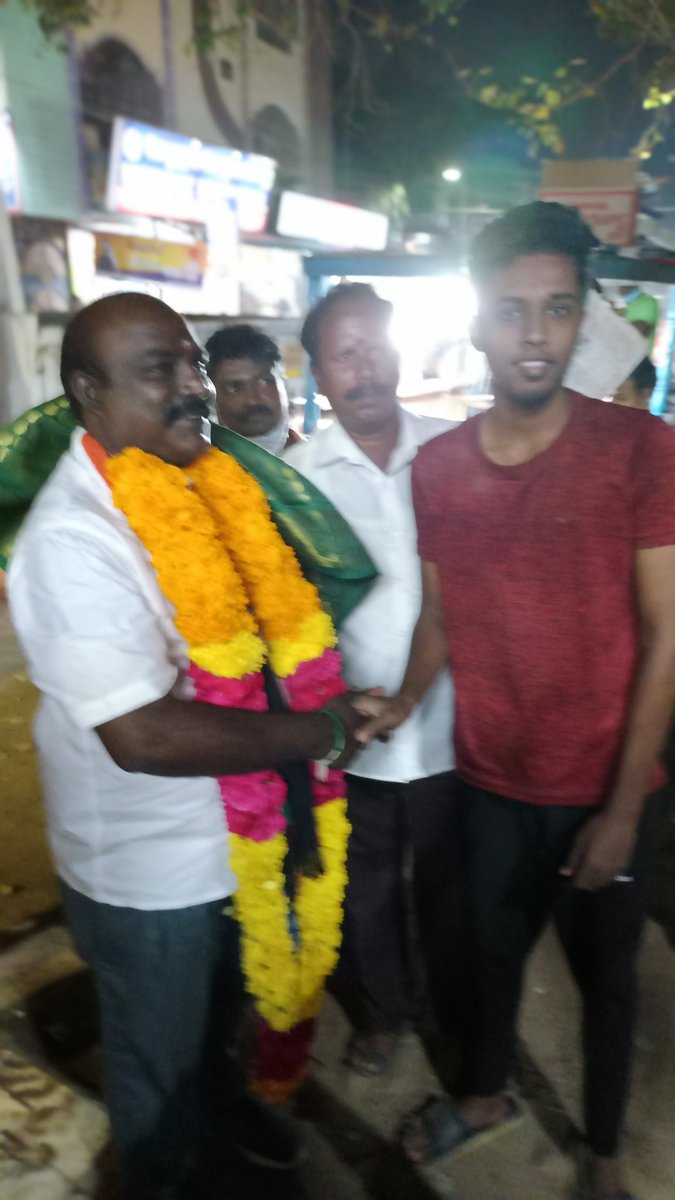 ATheerthy's tweet photo. சென்னை மாநகராட்சி 22 வது வட்ட மதசார்பற்ற முற்போக்கு கூட்டணியின் வேட்பாளராகிய நான் சின்னசேக்காடு பார்த்தசாரதி தெருவில் உள்ள பகுதி குடியிருப்பில் வீடு வீடாக  சென்று கை சின்னத்திற்கு வாக்கு சேகரித்தேன்.@msdiraviam @INCTamilNadu @arivalayam https://t.co/8D5Pq010zI