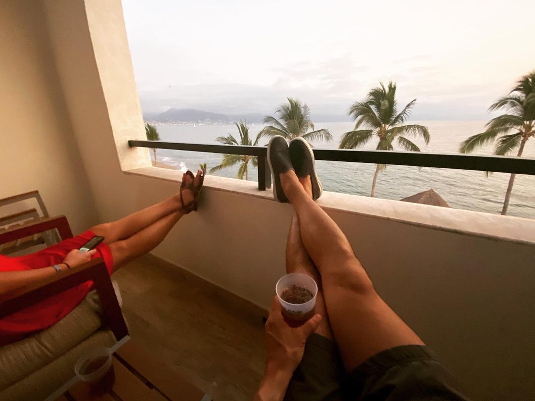 Contempla y reconecta desde el confort de tu habitación. Conoce las categorías de habitaciones y suites en el link: 
ow.ly/8Oi450HOxeF

#SoulMatters #PuertoVallarta #VisitMexico