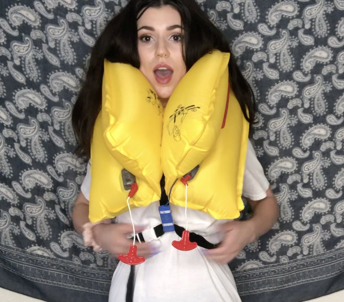 the burp plug on X: LETS GOOOO! Everyone tune into The Secret Room tonight  to hear my burp story! There's even a few burps in there for ya   X