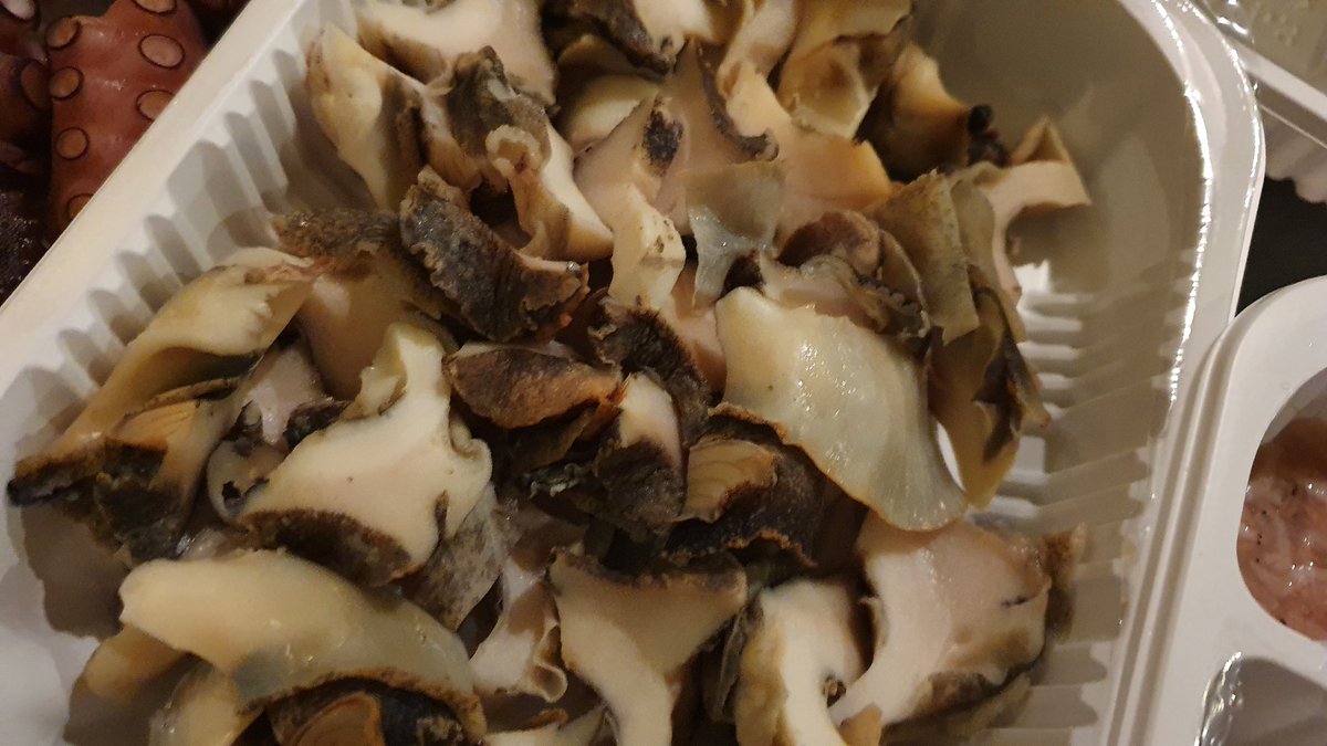 조용히 있는듯 없는듯 보낼랬는데 가만 놔두질 않아^^;;;; 
고맙다 정말♡♡♡♡♡
잠들기전.. 남은거라곤 음식사진뿐이지만 맘이 너무 좋은 하루였어.
다들 고맙고 사랑한다♡♡♡