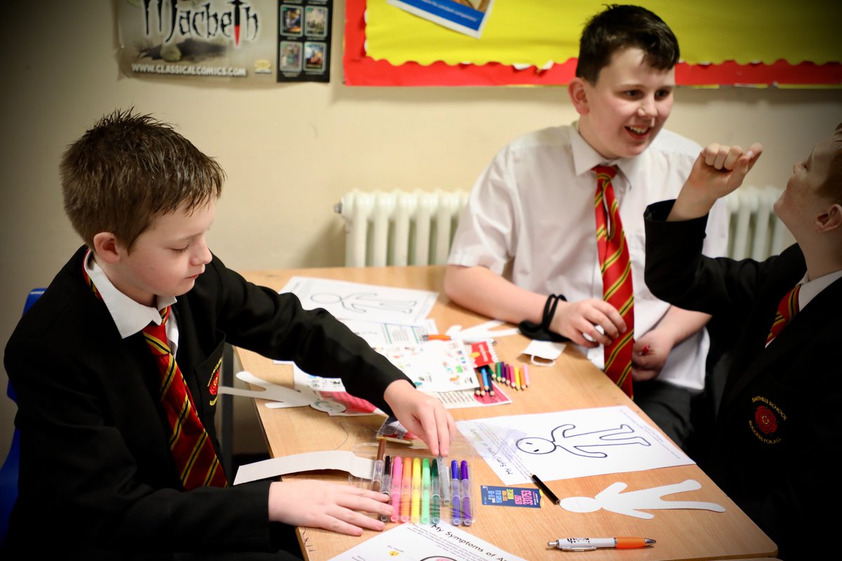 SmithillsSchool's tweet photo. MANAGING ANXIETY AND STRESS 🧠

🗣 Mrs Hastie, our brilliant school counsellor, was on hand today at lunchtime to chat about managing anxiety and stress for Children's Mental Health Week. 

📸 As you can see from the pictures, the pupils loved the session!

RT @SmithillsMH

#CMHW https://t.co/wOSE3CP62X