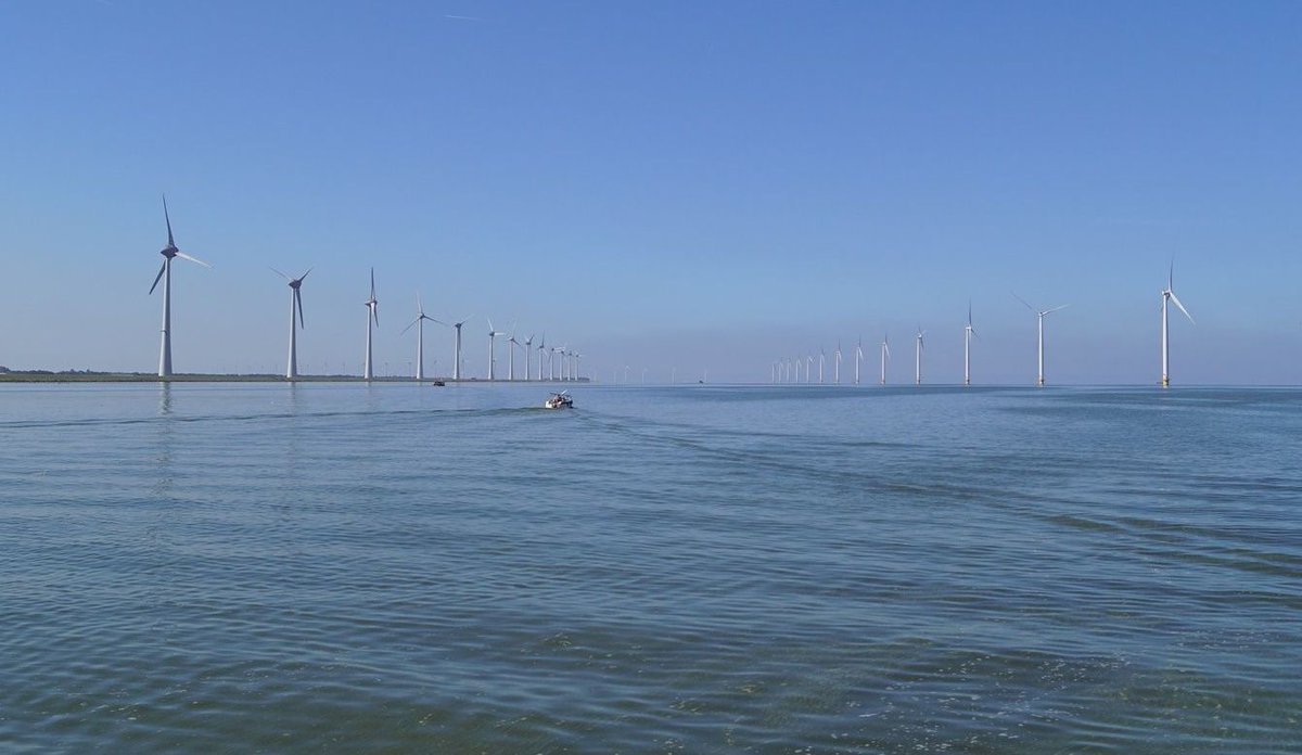 Zonne-eilanden voor de kust van Wieringerhoek? 
De gemeente Hollands Kroon heeft de Kustvisie IJsselmeerkust verworpen. Meer info: ijsselmeervereniging.nl/2022/02/08/zon…