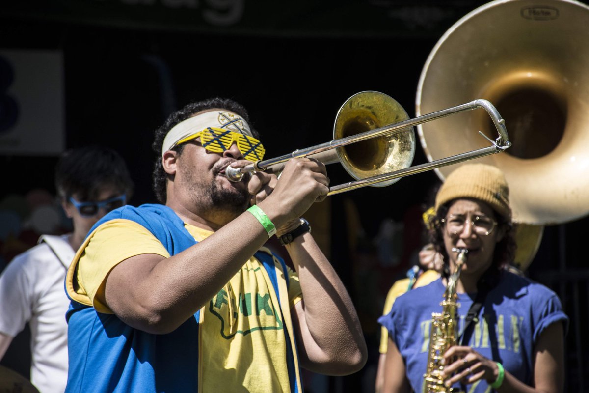 Op dit moment hebben al 48 dweilorkesten zich ingeschreven voor de 34e Bemmelse Dweildag op zondag 12 juni. Ook meedoen? Schrijf je dan snel in via dweildag.nl/inschrijven Er zijn nog 2 plekken vrij in de wedstrijdklasse en 10 in de leutklasse. #dweilorkest #dweildag #bemmel