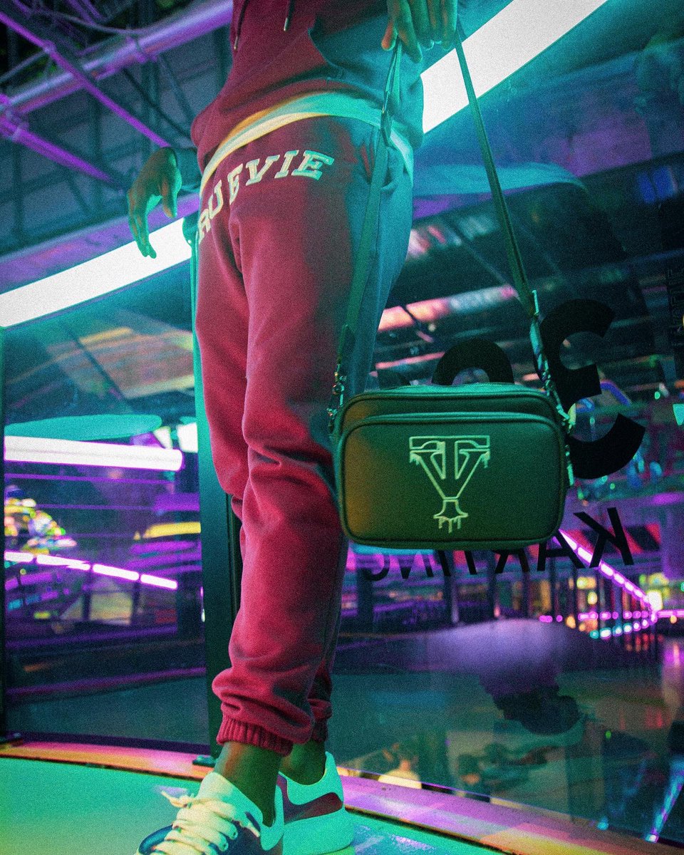 True_Vie's tweet photo. TrueVie Messenger Bag 

https://t.co/PYkATQgFqK https://t.co/EiUPEZBWSY