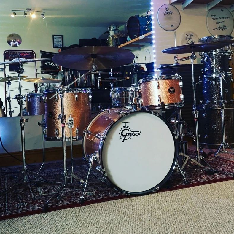 Very nice! #repost 📷: <a href="/kddrums/">Karol dREA</a> Welcome Home son 🥁 Home studio My new <a href="/gretschdrums/">Gretsch Drums</a> broadkaster is simply stunning 🥁with <a href="/amediacymbals/">Amedia Cymbals USA</a> <a href="/codedrumheads/">Code Drum Heads</a> @pellwooddrumsticks...