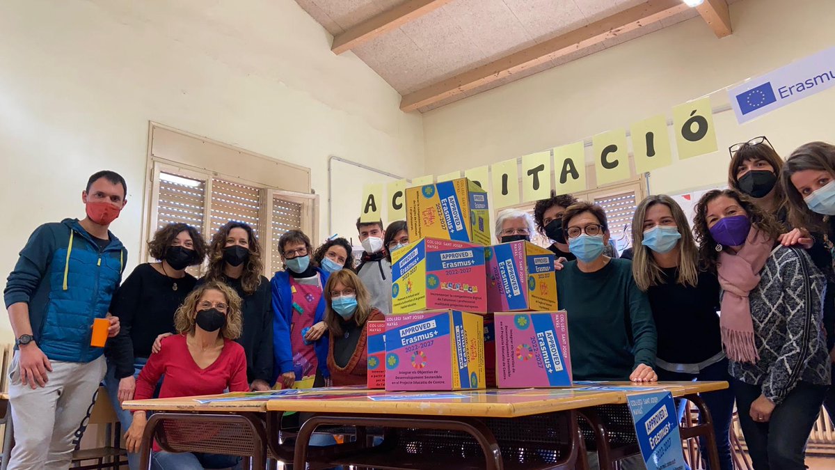 Molt bones notícies!! Hem obtingut l’acreditació Erasmus+ en educació!!! L’escola tindrà un accés més senzill i directe a la sol.licitud de subvencions europees per la mobilitat d’alumnat i professorat durant el període 2022-2027. #somsantjosep #erasmus #escolaacreditada #europa