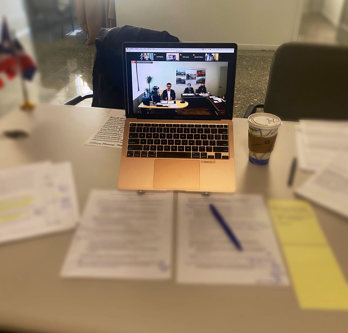 AmandaFariasNYC's tweet image. Am I taking this hearing seriously or very seriously 😂 #notesonnotes