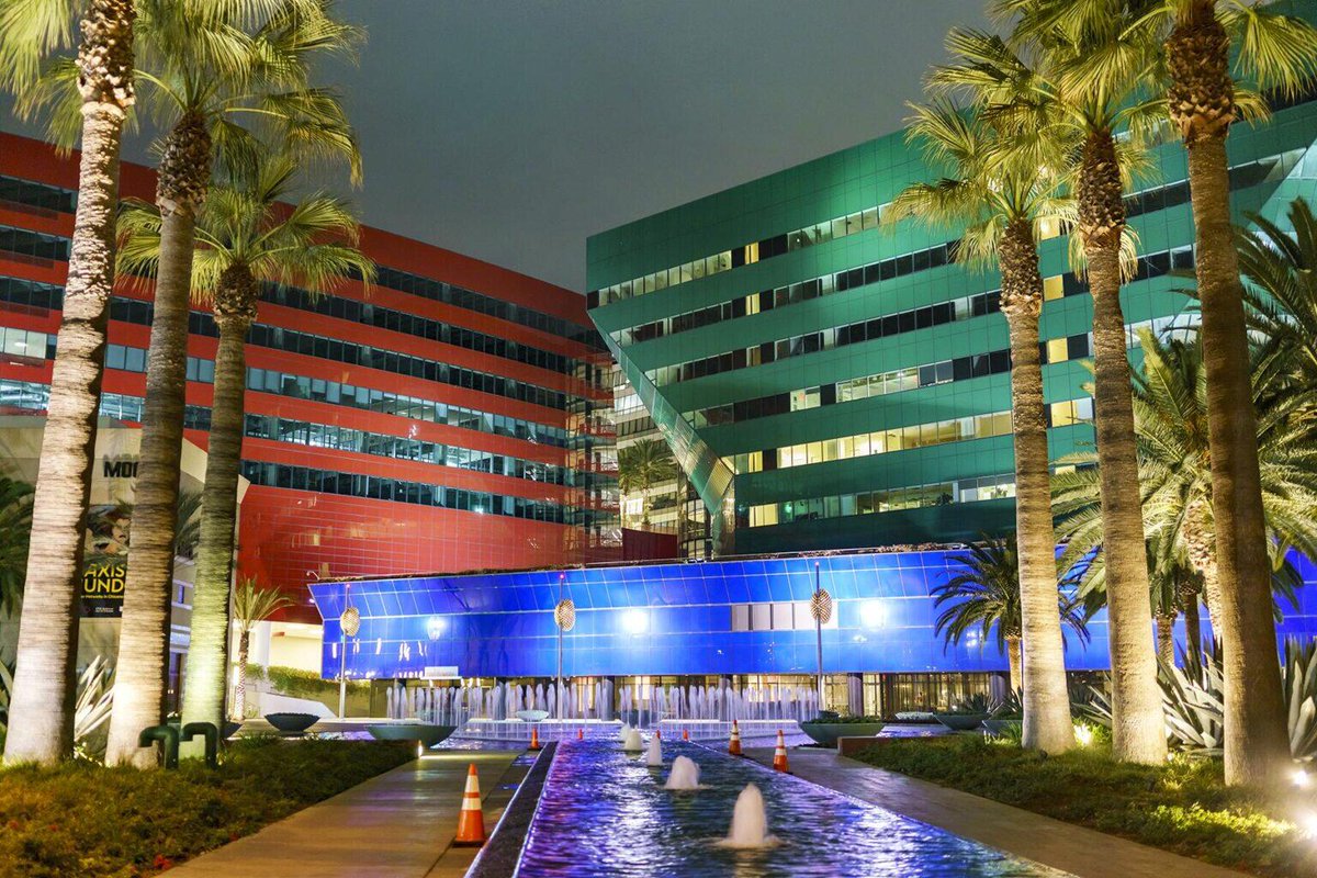 chiarchitecture's tweet photo. 11 Gorgeous Buildings Around the World Designed by #BlackArchitects
https://t.co/uW0GLIVcm0 Via: @fodorstravel 📸: Pacific Design Center, Norma Merrick Sklarek & Cesar Pelli for Gruen Associates, California #architecture #design #architects #starchitect #blackhistorymonth https://t.co/JzrCHgha6R