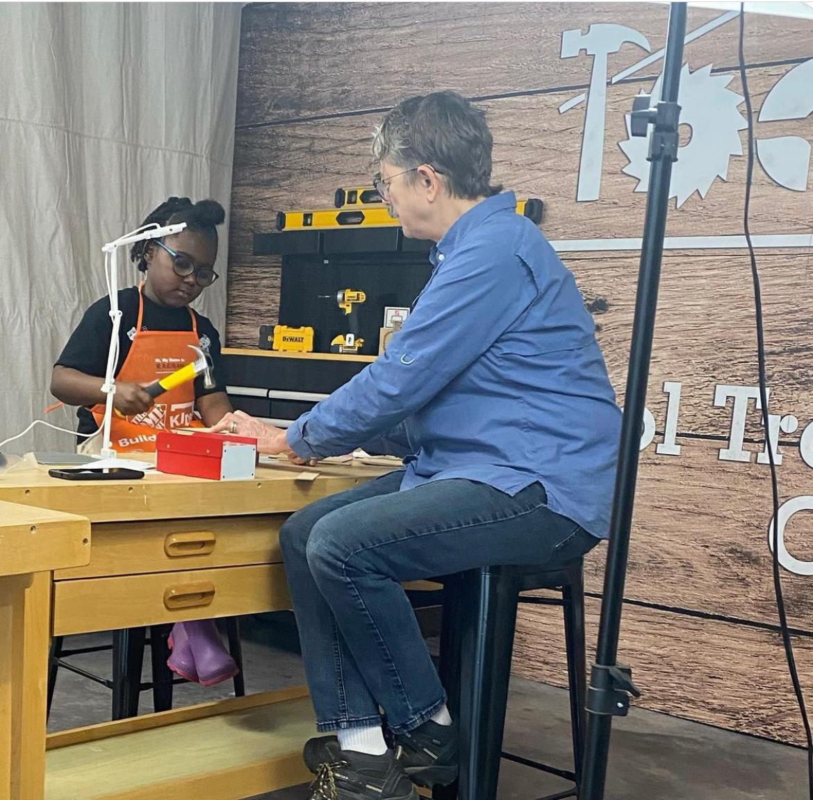 ATLToolBank's tweet photo. Raegan was the building assistant with CJ Clark for February's Valentine's Day Message Box Build, part of the ToolBank's ToolLABkids monthly series. Check out our upcoming classes: https://t.co/4NJfJzryXq
#girlsbuildtoo #toolsforchange #girlsrock https://t.co/3n6gMzfqZH