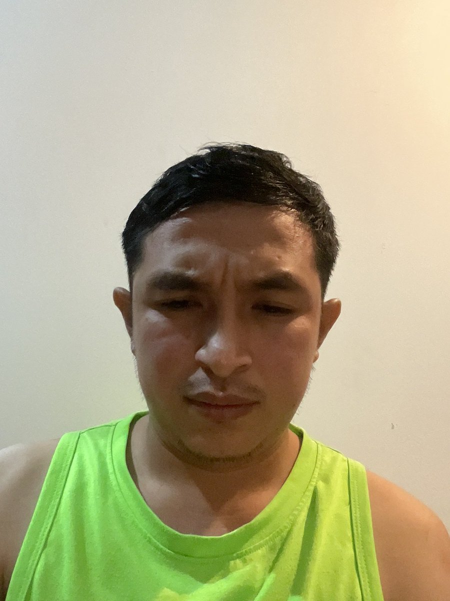 James40708493's tweet photo. หน้าตายังเหมือนเดิม เพิ่มเติมคือความเมา https://t.co/gWQPKZiobg
