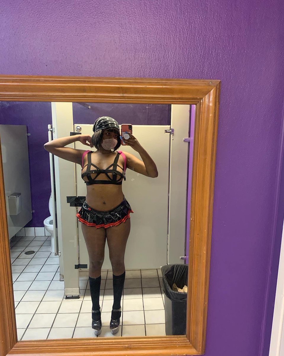 virtualdiary14's tweet photo. Ur fave stripper https://t.co/vx0jBern29