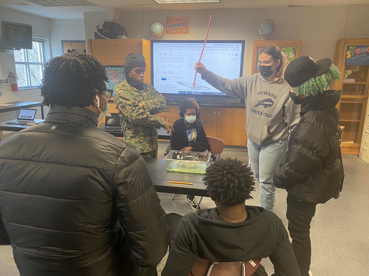 JamarTyler_EDU's tweet photo. Check out this awesome opening experience for a discussion on Life History Theory… BUBBLES! 

Thank you for the great class experience Ms. Carmack! @GoCHSTruckers @SLMillaci @JennelleMBurden #AlwaysReppin https://t.co/Vq1gzK9cm7
