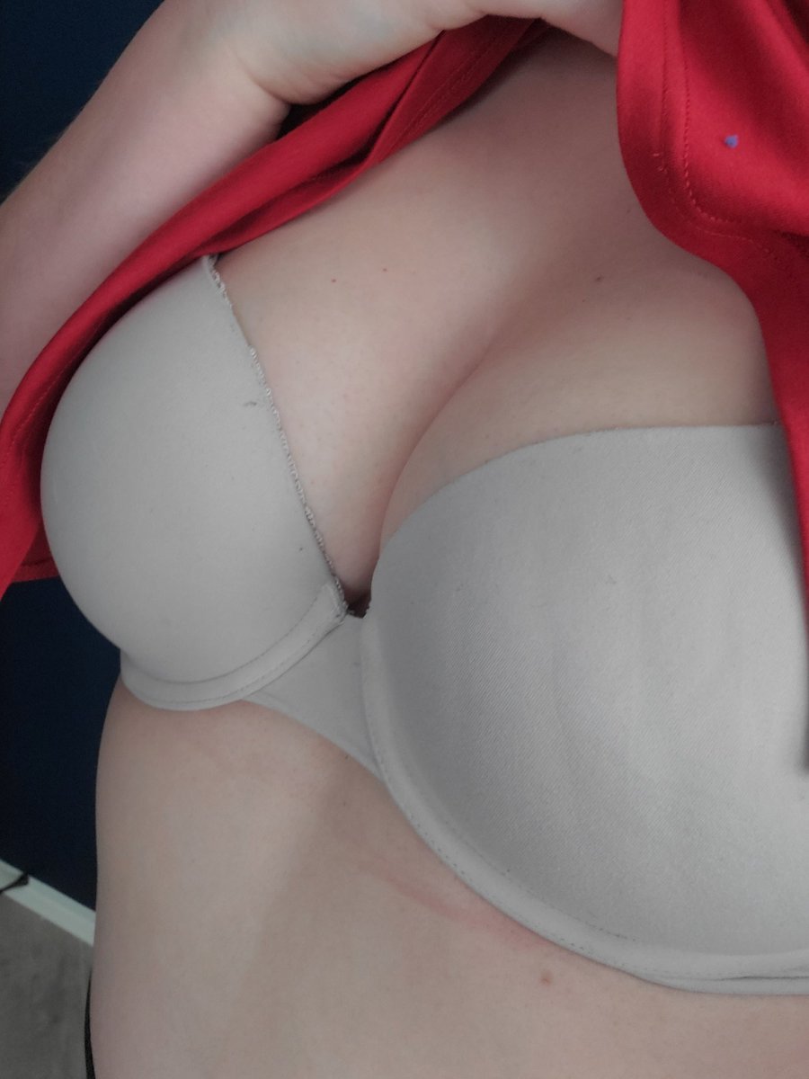 LoveLLynn1's tweet photo. Running some errands today 😘 #onlyfansnewbie #Onlyfanspromo #freeonlyfans #Onlyfansbabe #models #onlyfanspics #onlyfanselite #onlyfansapp #onlyfanschile #followmeononlyfans #onlyfansfeet #onlyfansdisablecreators https://t.co/QnE5CRf0BN