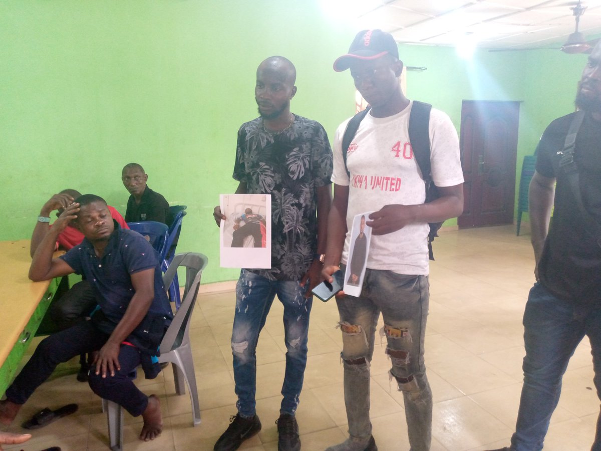 PepplePrincewi3's tweet photo. Friends and volunteers of #SaveKaribi took to the street of Bonny island to solicit for their kind support financially.
The situation is far bigger than us and so the campaign to save karibi is still on.
Account number:2051898951
Account name: christain Tolofari
Bank: UBA https://t.co/gLay2VGG1x