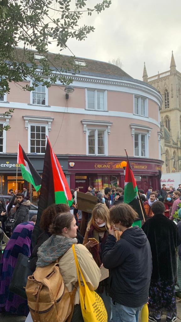 cupalsoc's tweet photo. PALESTINE WILL BE FREE🇵🇸! Representatives from @AmnestyUK, @JVoiceLabour, @speech_on and student societies address the crowd. Join us as we condemn white-washing of crimes against humanity. https://t.co/U8r9gUnCTM