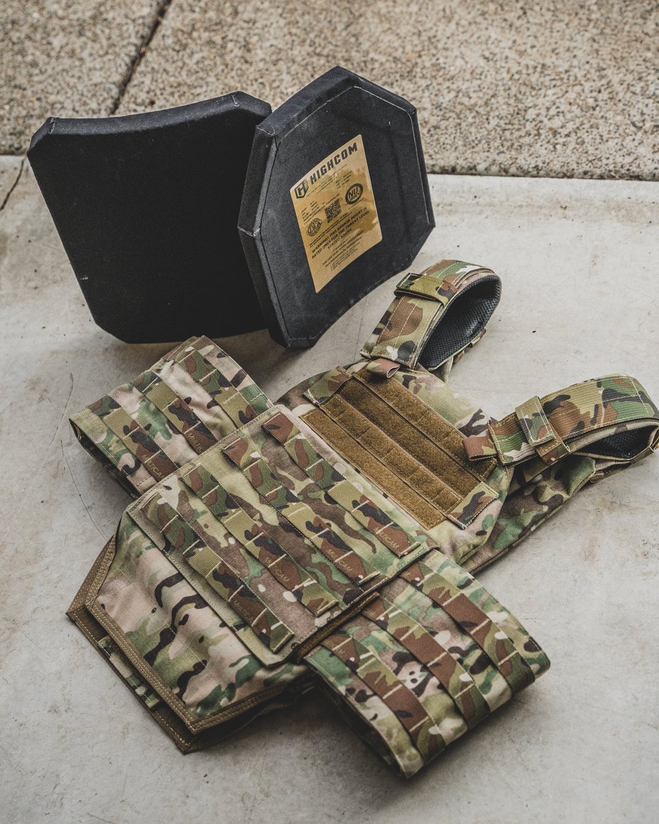 HighComArmor's tweet photo. The RAK ACAP Rifle Armor Kit feat. Level IV stand alone 4s17 plates. Worn over plain clothes or uniform &amp; paired with multiple plate solutions. #USAMade
Visit https://t.co/6WuWxMr04k for details &amp; where to buy! PC: @Morganstudios2 #highcomarmor #bodyarmor #lawenforcement #police https://t.co/1cTMjYXrUh