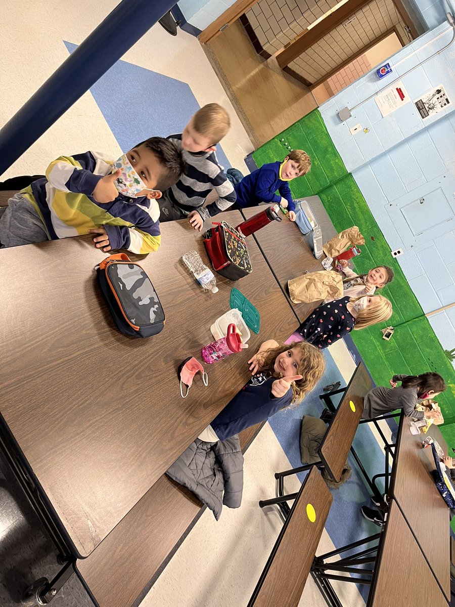 Kindershines's tweet photo. Thumbs up to eating in the cafeteria! @Kindershines https://t.co/9ZoglJlasv