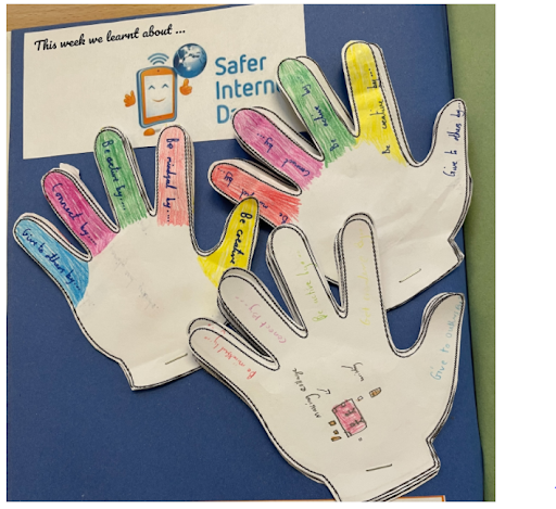 Penwortham212's tweet photo. Year 4 took part in various activities for #SaferInternetDay. We created posters, discussed how to spot a fake account and explored how was can create a responsible online reputation. #SID2022 #PlayYourPart #digital5aday https://t.co/6IAmTkNHzB