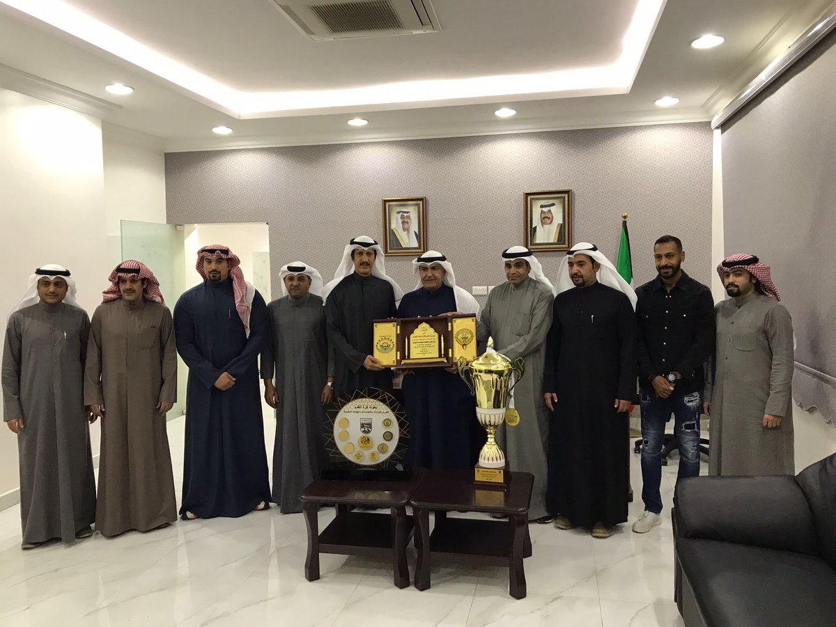 ibrahimdashtty's tweet photo. نقابة الجمارك تكرم فريق الادارة العامة للجمارك بملغ مالي لحصولة على لقب دوري الوزارات وتتعهد بتسخير كافة الامكانيات في المرحلة المقبلة https://t.co/YQ5W9BlDRs